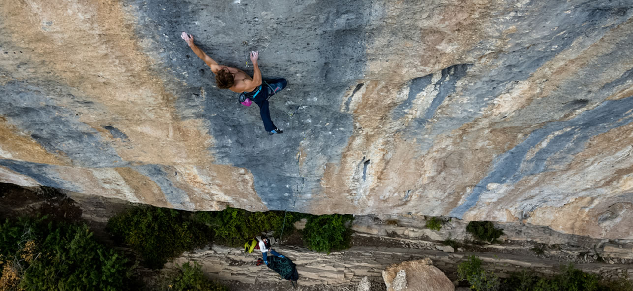 Felix Neumäker climbing Biographie, 9a+ in Ceüse (France)